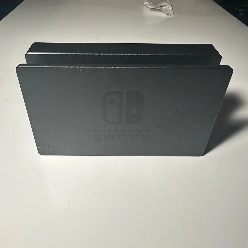 Nintendo Switch (v1) Bundle - Box items, Pro Controller, Mario Kart 8 Deluxe